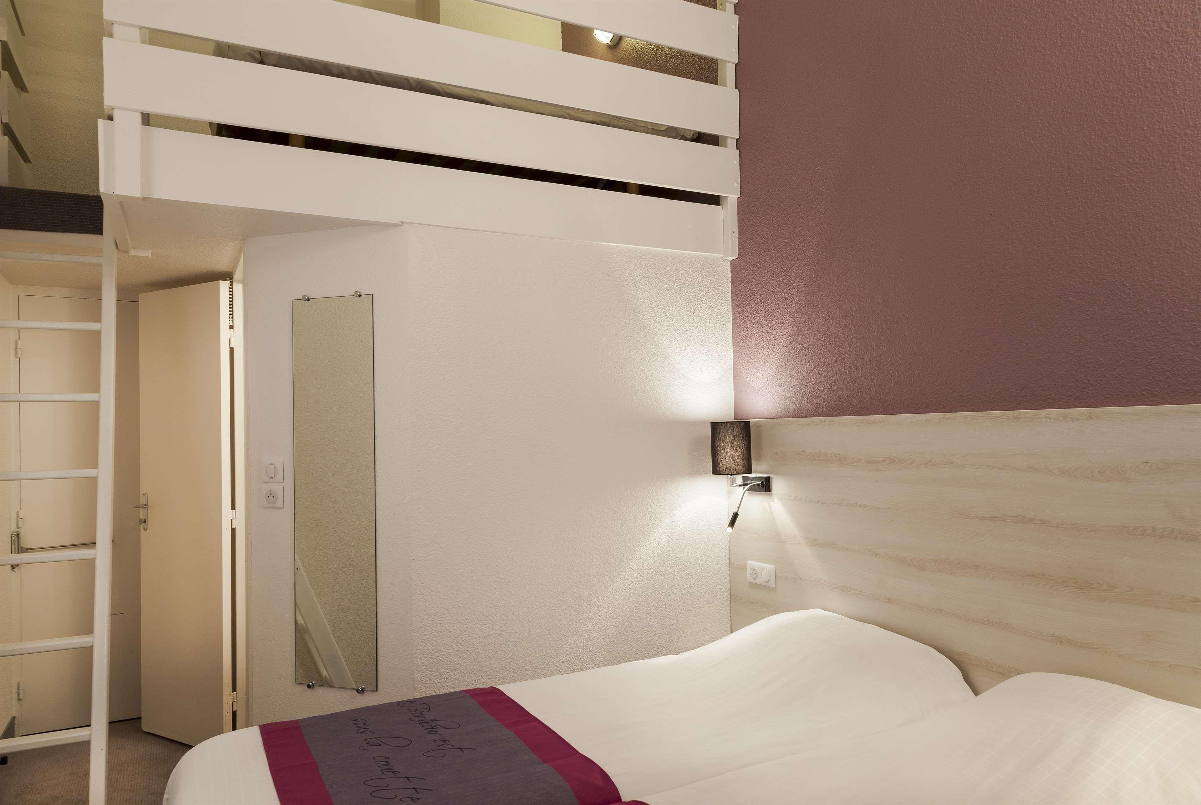Kyriad Lille Est - Villeneuve d'Ascq Exterior foto